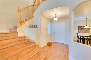 Photo #5: 2381906 Listing 