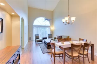 Photo #6: 2381906 Listing 