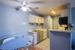 Photo #3: 2381916 Listing 