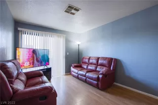 Photo #5: 2381916 Listing 