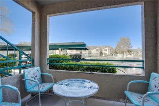 Photo #6: 2381916 Listing 