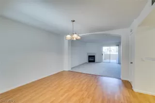 Photo #4: 2381936 Listing 