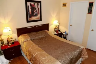 Photo #5: 2381964 Listing