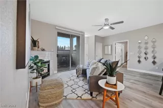 Photo #1: 2381983 Listing