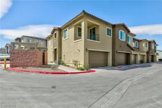 Photo #3: 2382011 Listing