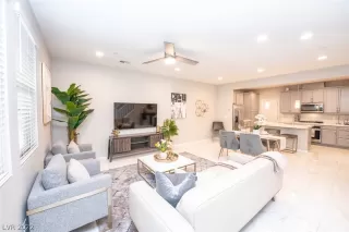 Photo #2: 2382025 Listing 