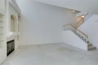 Photo #3: 2382027 Listing