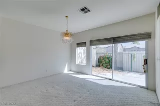 Photo #4: 2382027 Listing