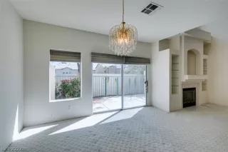 Photo #5: 2382027 Listing