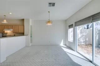 Photo #6: 2382027 Listing