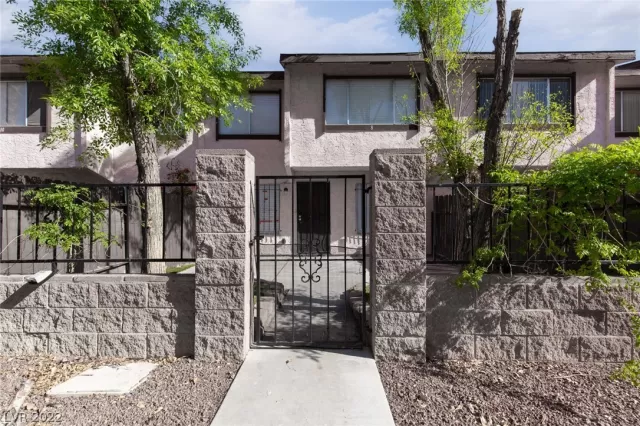 MLS: 2382035 Condo For Sale