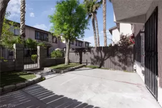 Photo #1: 2382035 Listing