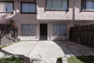 Photo #2: 2382035 Listing