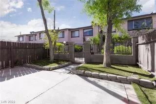 Photo #4: 2382035 Listing