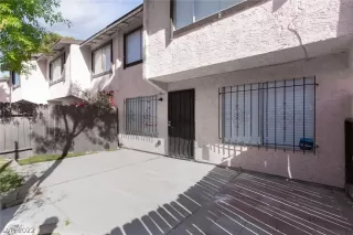 Photo #5: 2382035 Listing