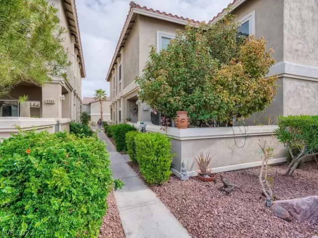 MLS: 2382057 Condo For Sale