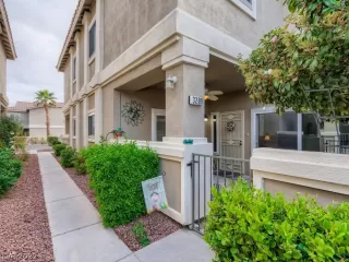 Photo #1: 2382057 Listing