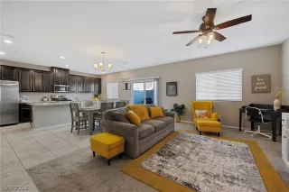 Photo #4: 2382074 Listing