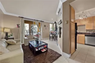 Photo #5: 2382124 Listing