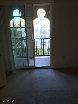 Photo #5: 2382132 Listing 