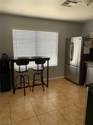 Photo #4: 2382142 Listing