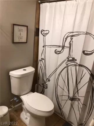 Photo #6: 2382142 Listing