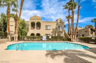 Photo #1: 2382185 Listing