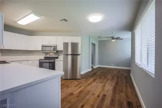 Photo #6: 2382185 Listing