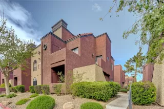 Photo #1: 2382190 Listing