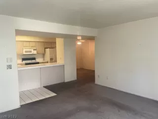 Photo #3: 2382199 Listing