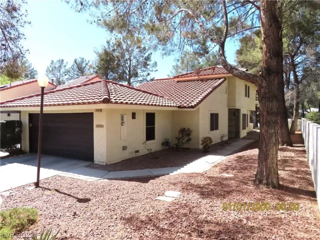 MLS: 2382275 Condo For Sale