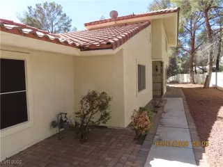 Photo #3: 2382275 Listing 