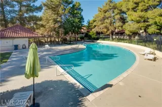 Photo #5: 2382275 Listing 