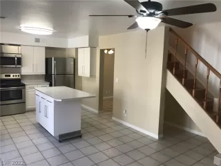 Photo #4: 2382286 Listing 