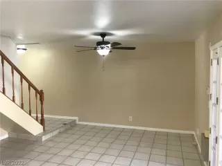 Photo #5: 2382286 Listing 