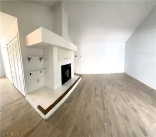 Photo #2: 2382290 Listing