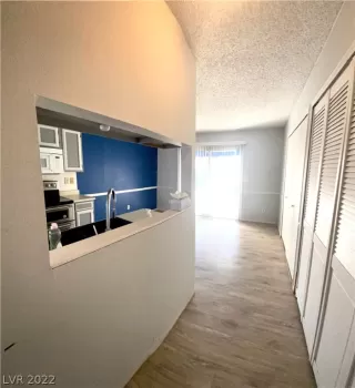 Photo #6: 2382290 Listing