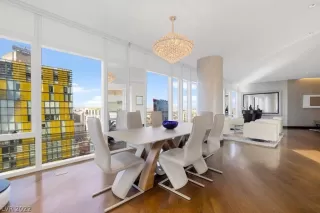 Photo #1: 2382302 Listing