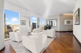 Photo #2: 2382302 Listing