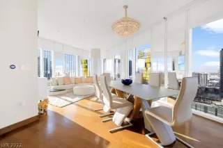 Photo #3: 2382302 Listing