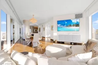 Photo #5: 2382302 Listing