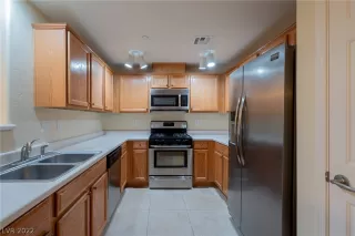 Photo #3: 2382315 Listing