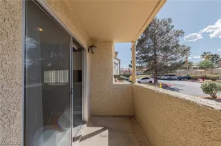 Photo #6: 2382328 Listing