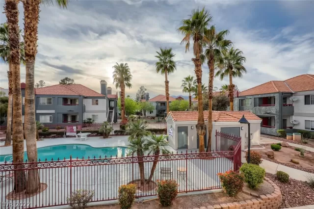 MLS: 2382352 Condo For Sale