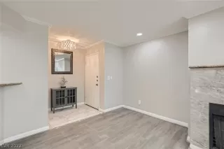 Photo #3: 2382352 Listing 