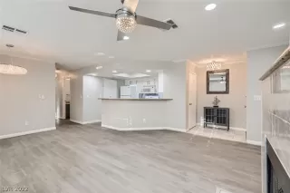 Photo #4: 2382352 Listing 