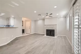 Photo #6: 2382352 Listing 