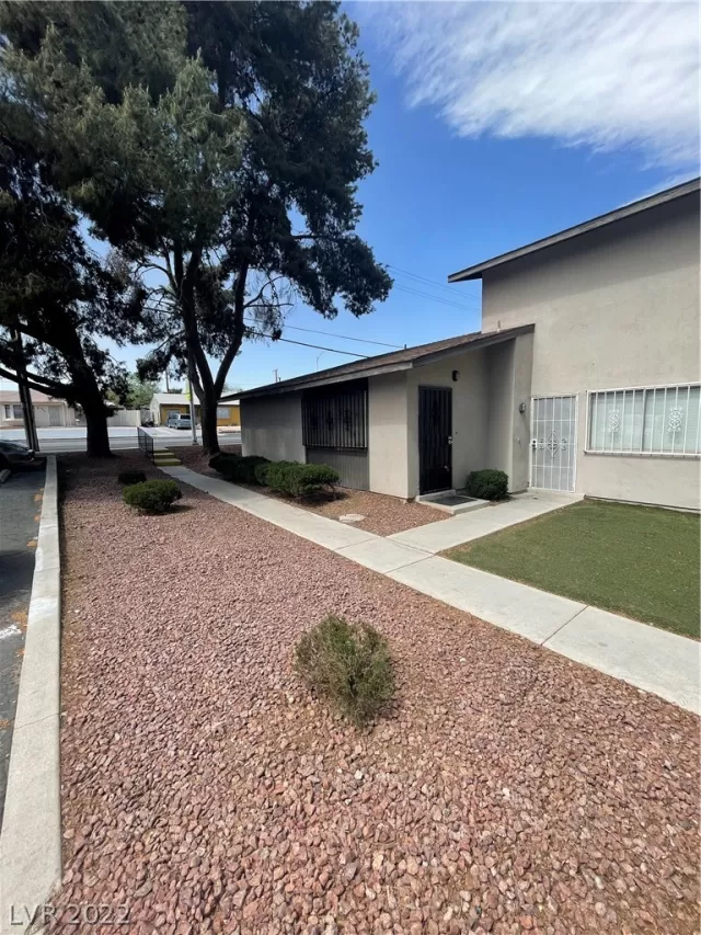 MLS: 2382354 Condo For Sale