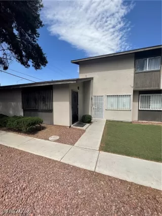 Photo #4: 2382354 Listing 