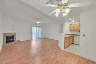 Photo #6: 2382363 Listing